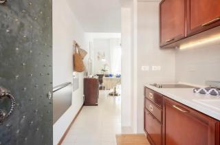 Suite 24 - 4