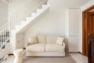 Suite 24 - 6