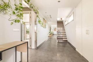 Villa Oasis en Madrid con 3Hab, 4baños y elegante piscina - Villanueva del Pardillo - 3