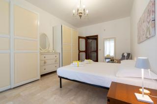 Università & Stazione Airy Apartment with parking - 1