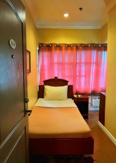 Blue Velvet Hotel Claveria Street, Davao City - Davao - 4