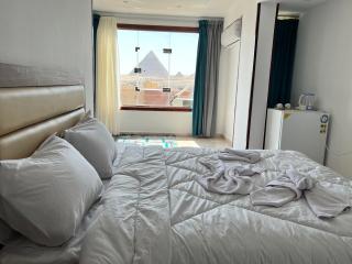 Pyramids View fort inn & Roof Top Access - Il Cairo - 0
