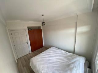 Large apartment with a balcony in central Kadıköy - Istanbul - 9