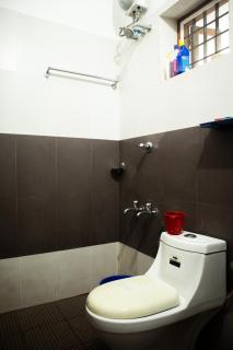 4BR AC House near Edappally Lulu Mall & AIMS Kochi - Ernakulam - 4