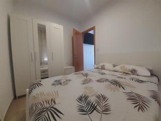 APARTAMENTOS sol y playa - Figueres - 2