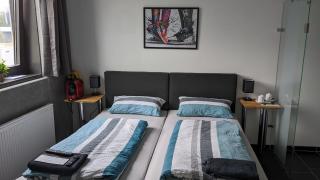 BUSINESS-MOTEL free WiFi & massage, air-con, XXL-Parking - Heimsheim - 9