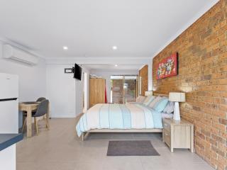 Golfside Getaway 2 by Ready Set Stay - Rosebud - 3