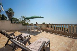 Basketball court, pool, BBQ, gardens, seaviews - 1
