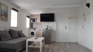 Top-Floor Studio in Glyfada Center with Sea View - 8