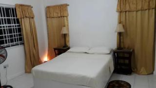 Lynn's Place - Castries - 2