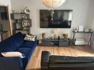 Immaculate 2-Bed Apartment in Romford - Romford - 0
