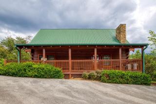 ERN813 - Heavenly View- Great Location! Close To All The Action! cabin - 8