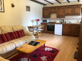 Deanwood Holiday Cottages - Yorkley - 3