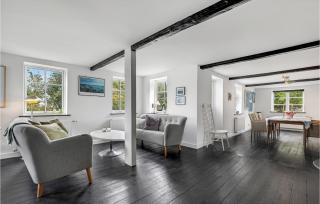 8 Bedroom Amazing Home In Allinge - Allinge - 9