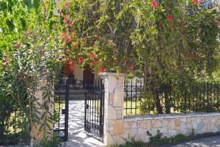 Greek village life by the sea - Marathias - 6