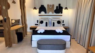 Aristotle Suites - Adamantas - 0