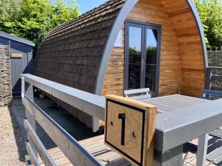 MegaPod 1 at Lee Wick Farm Cottages & Glamping - Clacton-on-Sea - 9