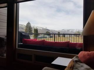 Lake Chelan View Condo in Downtown near Beach! - Chelan - 7