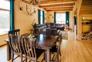 8-Acre Big House Lodge in Cle Elum with Hot Tub - 4