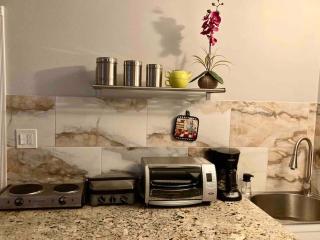 Roomy Recently Renovated Apt. - Naples - 7