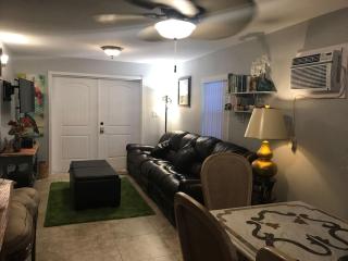 Roomy Recently Renovated Apt. - Naples - 3