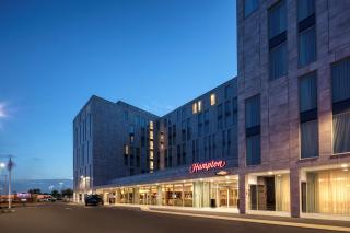 Hampton By Hilton London Stansted Airport - 9