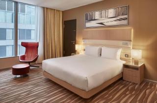 Hilton Frankfurt Airport - 8