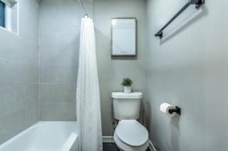 Roomy Urban Apartment Montrose! Free Parking #14 - Houston - 1