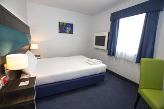 Ramada by Wyndham Cobham - Cobham - 5