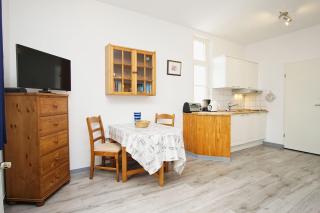 im Zentrum gelegenes 1-Raum-Apartment - Haus Rugier FeWo 01 - Göhren - 4