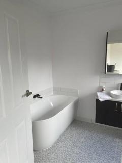 Milton House, Hamilton - Hamilton - 1