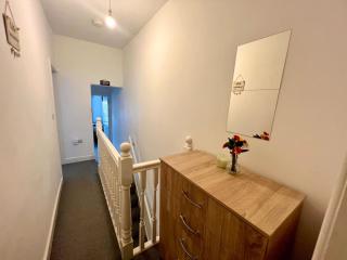 4 Bedroom Terrace house - Wellingborough - 1