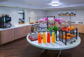 DoubleTree by Hilton Alana - Waikiki Beach - 2