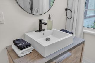 Beautiful Lakeside Haven - 8