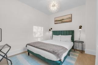 Beautiful Lakeside Haven - 5