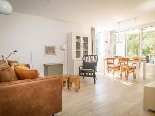 Texel Apartment w Balcony - 7