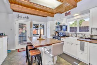 Jay Bird Landing Escape- Hot Tub- Central Location - 8