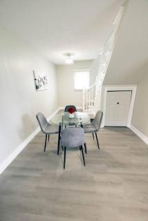 *Spacious 3-Bedroom~Deck*Firepit*Grill~12-Points - 8
