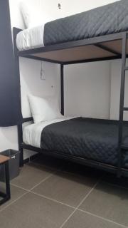 CHECK INN HOSTAL AEROPUERTO GDL - 5