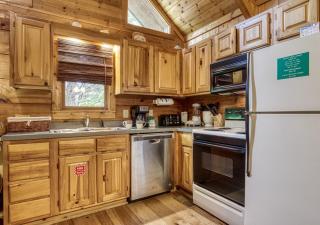 ER7 - My Old Friend - Great location! Close to all the action! cabin - 1