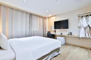 The First Hotel - Changwon - 5