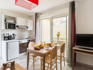 Holiday Home in France with Garden Terrace - Montignac - 8