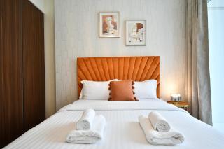 Vera Residence-Canal Viewing Dubai Mall walking 2BR Chic APT - Dubai - 2
