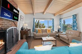 LOVELY Ocean View Beach House 3BR Sleeps 9 - 5