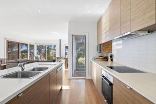 One At Seventy Seven - Lorne - 3