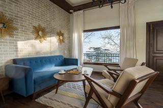 StayVista at Pine Estate with Outdoor Jacuzzi - Shimla - 3