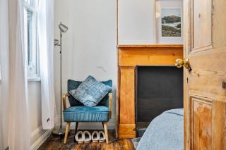 Explore South Hobart Village from an 1855 Cottage - Hobart - 1