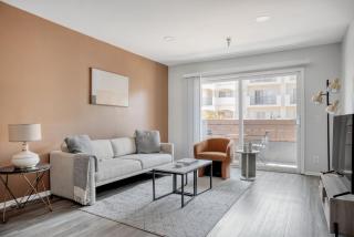 Beverly Grove 1br w gym nr restaurants malls LAX-1106 - 0
