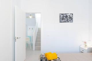 Casa Lolalo - Modern Villa with pool, 15min walk to Marina Rubicón - 4
