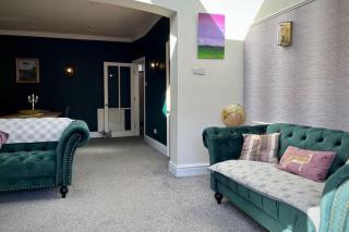 The Lytham Cottage - 9